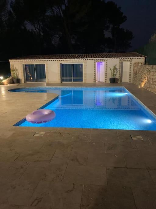 Jolie Maison Avec Vue Sur Piscine Bouc-Bel-Air Ngoại thất bức ảnh
