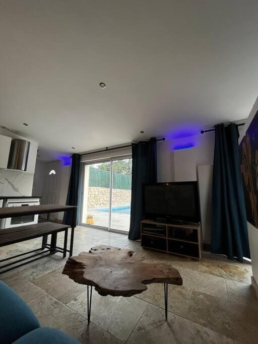 Jolie Maison Avec Vue Sur Piscine Bouc-Bel-Air Ngoại thất bức ảnh